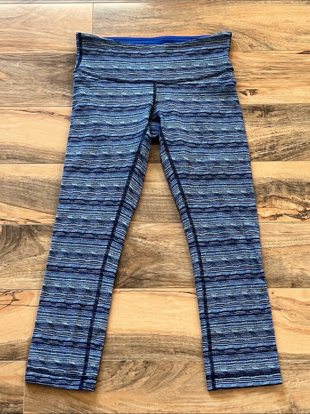 Lululemon Wunder Under Crop III Size 4 Space Dye Sapphire Blue Luon Leggings